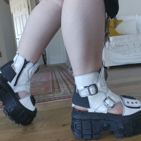 New Rock Tower Ankle Boots - Picture 8 of 11